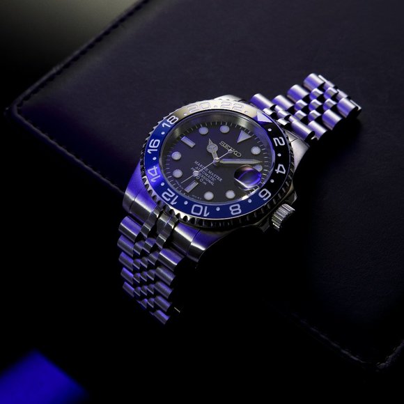 custom build batgirl seiko mod automatic watch - Picture 1 of 1